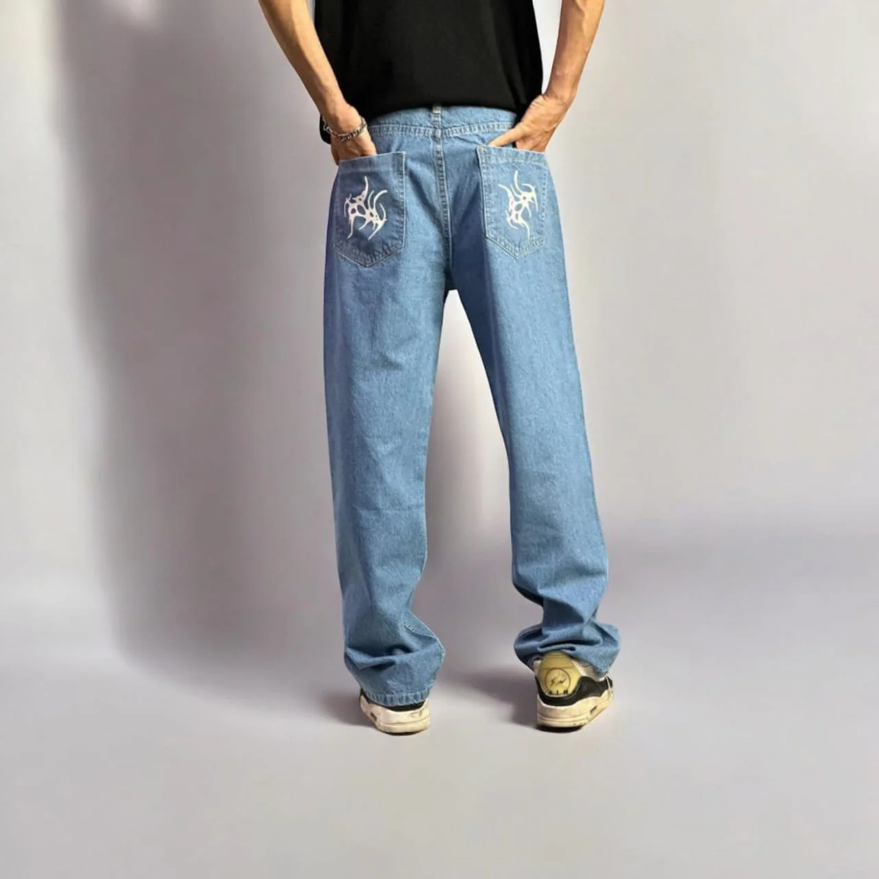 Blue Straight Leg Printed Jeans - Light Wash for Timeless Denim - Image 3
